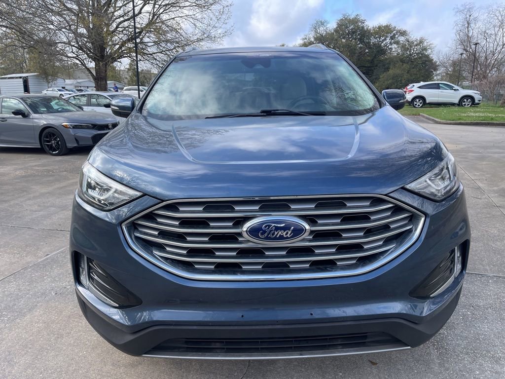 Used 2019 Ford Edge Titanium image 2