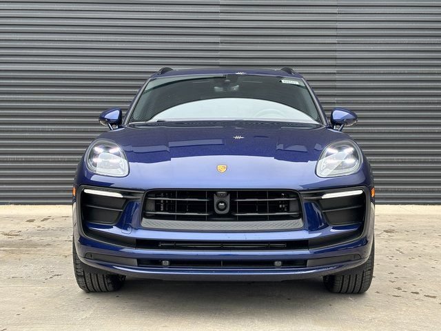Certified 2026 Porsche Macan AWD/4WD image 10
