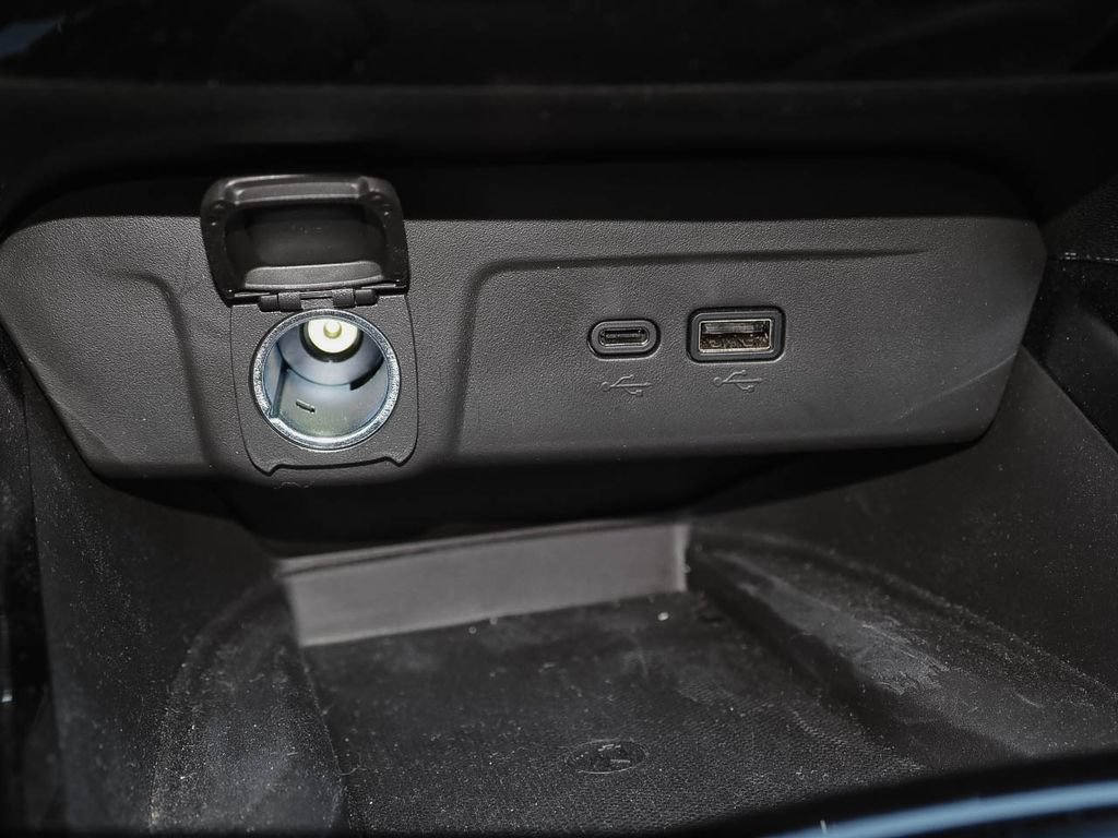 Used 2025 Chevrolet Trax RS w/ Sunroof Package FWD image 15