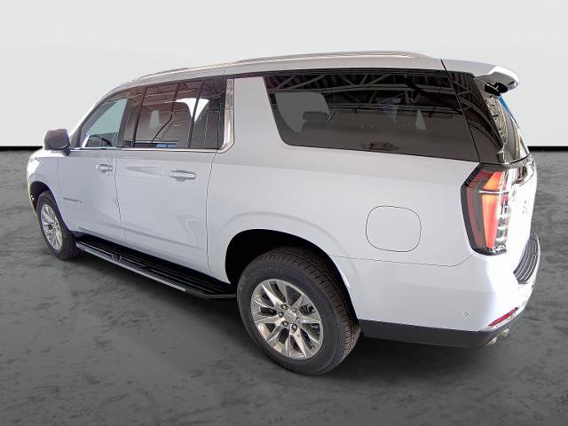 New 2026 Chevrolet Suburban Premier image 2