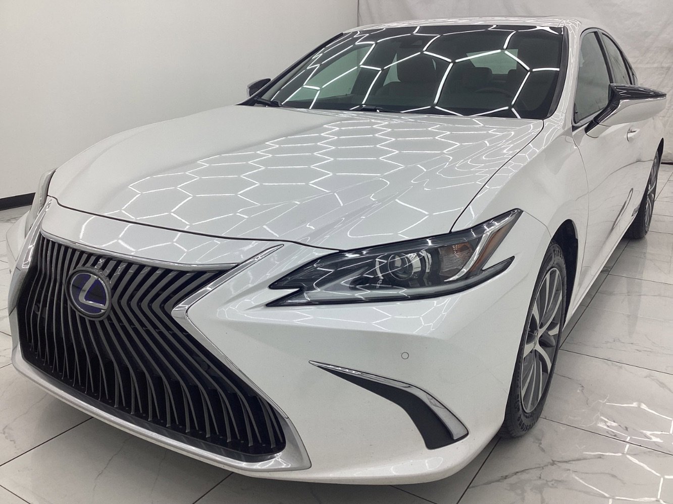Used 2020 Lexus ES 300h w/ Premium Package image 1