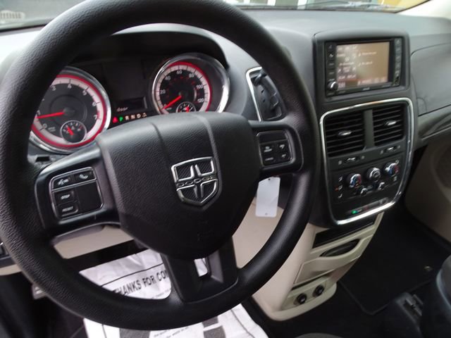 Used 2019 Dodge Grand Caravan SE w/ UConnect Hands-Free Group image 27