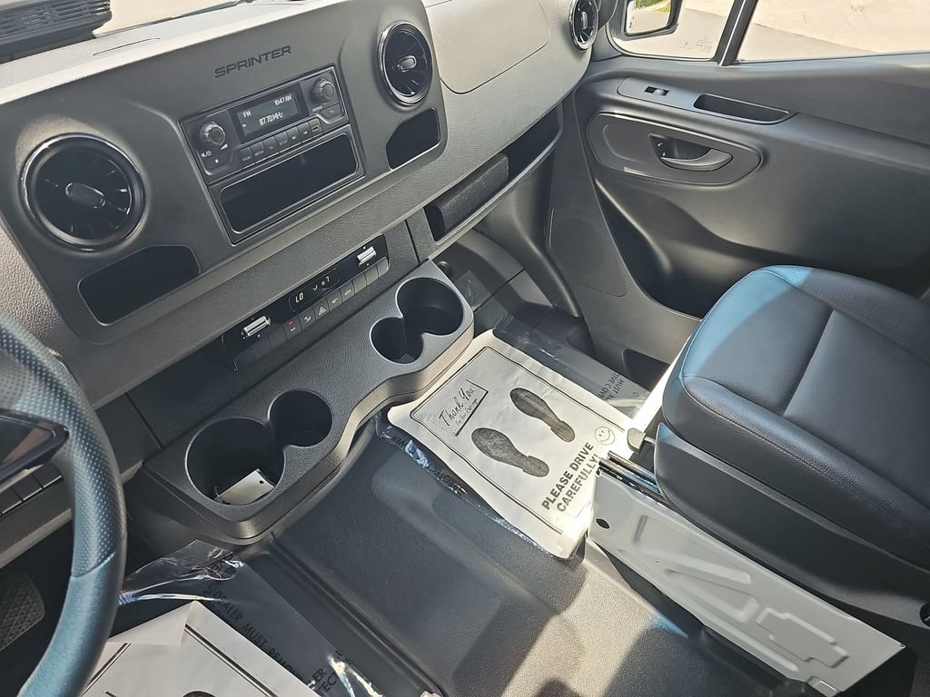Used 2025 Mercedes-Benz Sprinter 2500 image 26