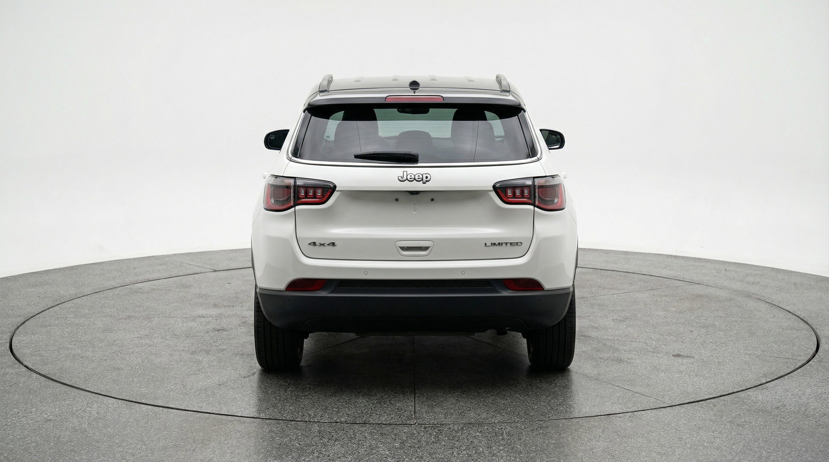 Used 2025 Jeep Compass Limited image 7