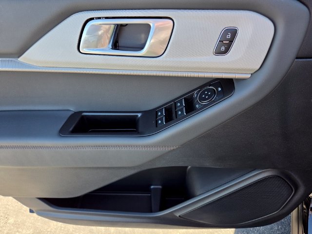 New 2026 Ford Explorer Active w/ Active Comfort Package RWD image 9