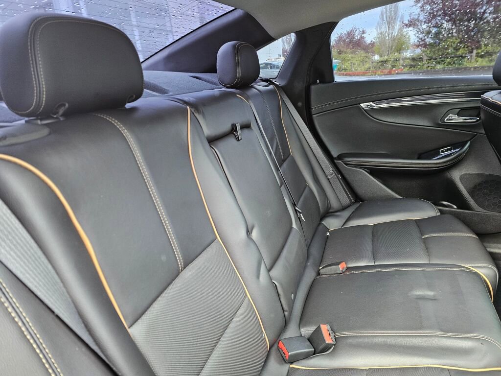 Used 2016 Chevrolet Impala LTZ w/ Enhanced Convenience Package image 17