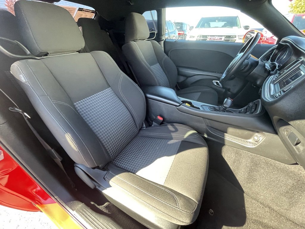 Used 2022 Dodge Challenger SXT image 25