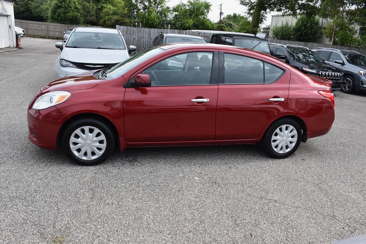 Used 2014 Nissan Versa SV FWD image 3