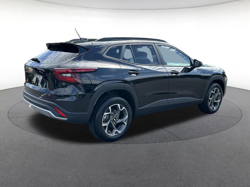 Used 2024 Chevrolet Trax LT FWD image 6