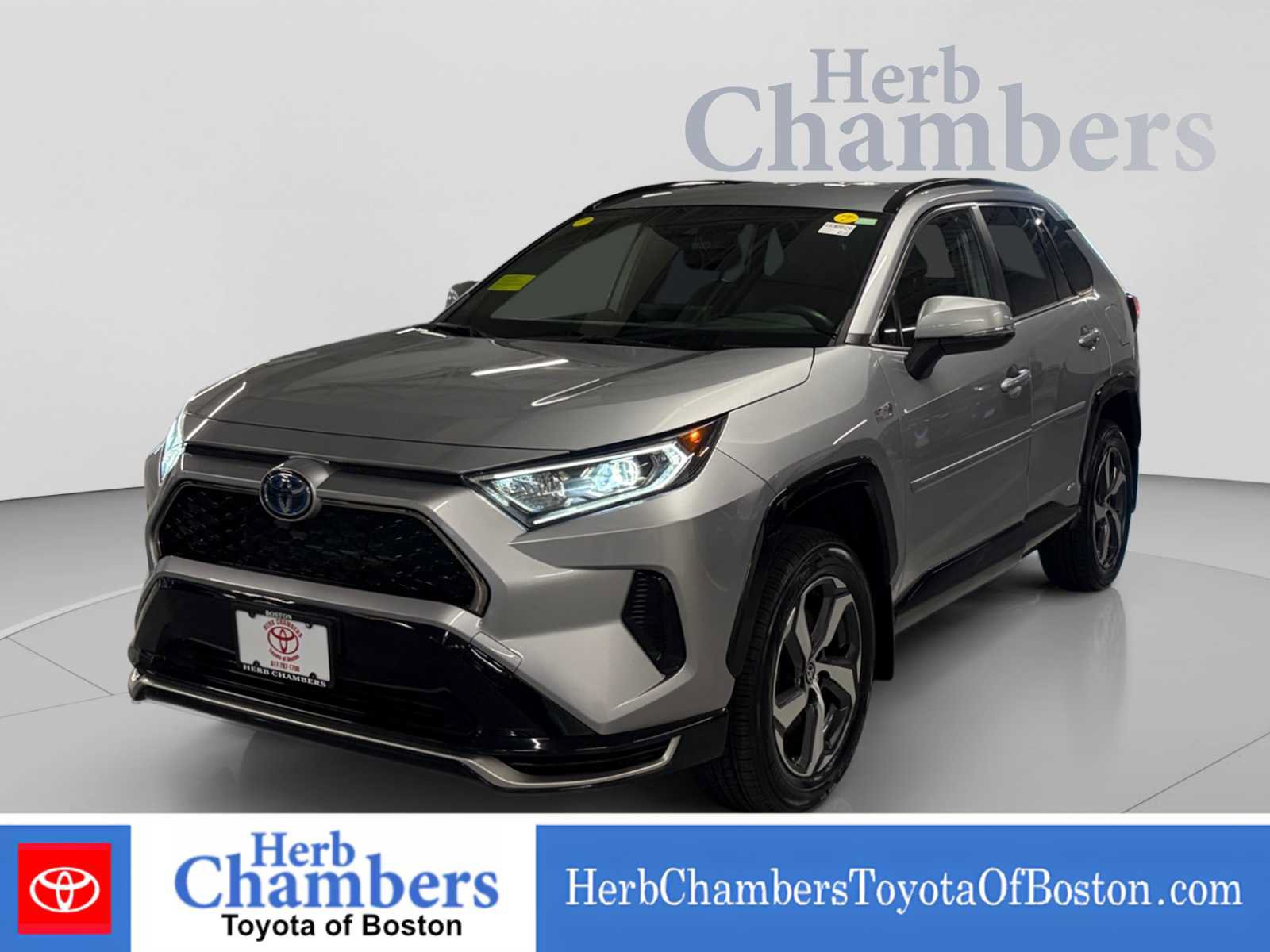 Used 2021 Toyota RAV4 SE w/ Carpet Mat Package (TMS) AWD/4WD image 11