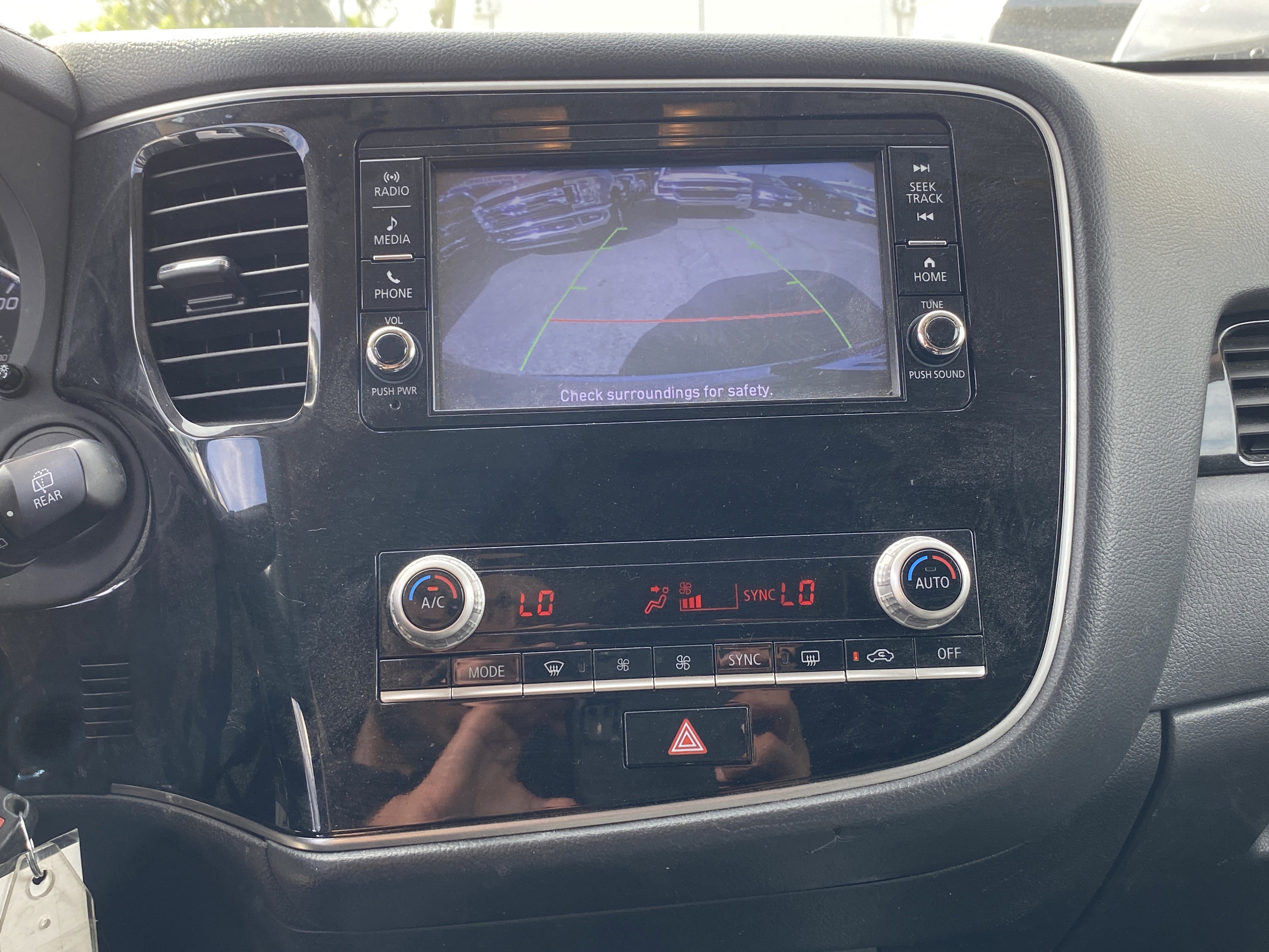 Used 2020 Mitsubishi Outlander ES image 13