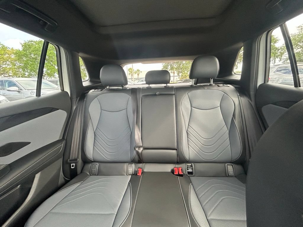 New 2026 Volkswagen Tiguan SE R-Line FWD image 13