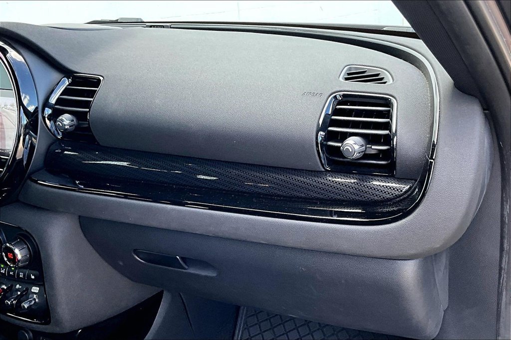 Certified 2022 MINI Cooper Clubman S FWD image 18