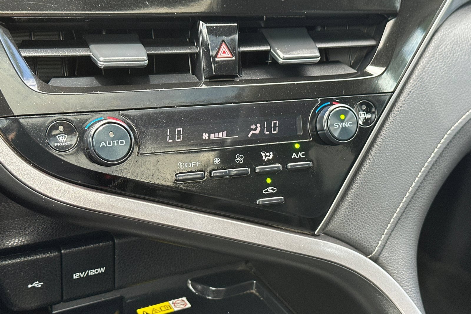 Used 2024 Toyota Camry XSE FWD image 18