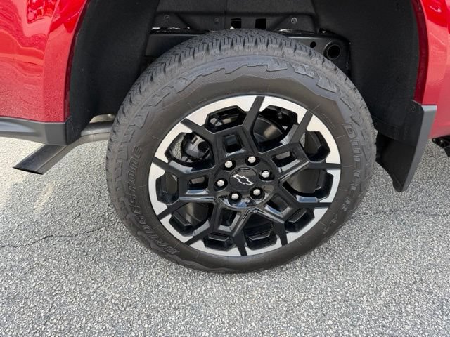 Used 2026 Chevrolet Colorado Z71 w/ Technology Package AWD/4WD image 5