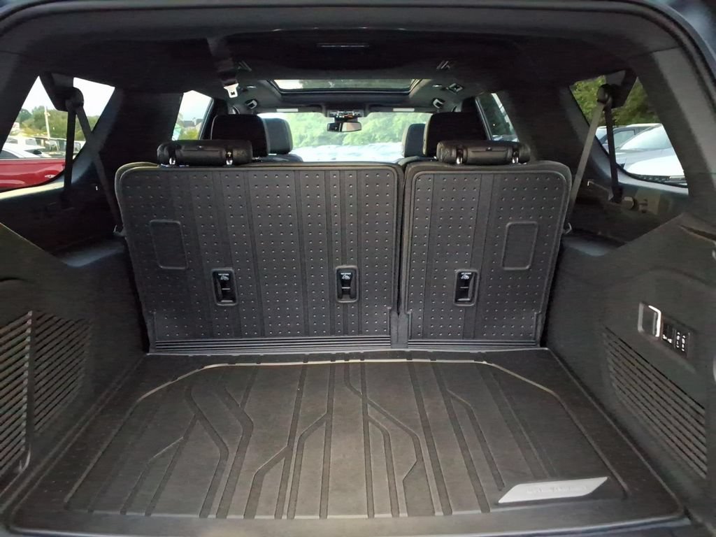 New 2026 Chevrolet Suburban LT w/ Comfort Package AWD/4WD image 16
