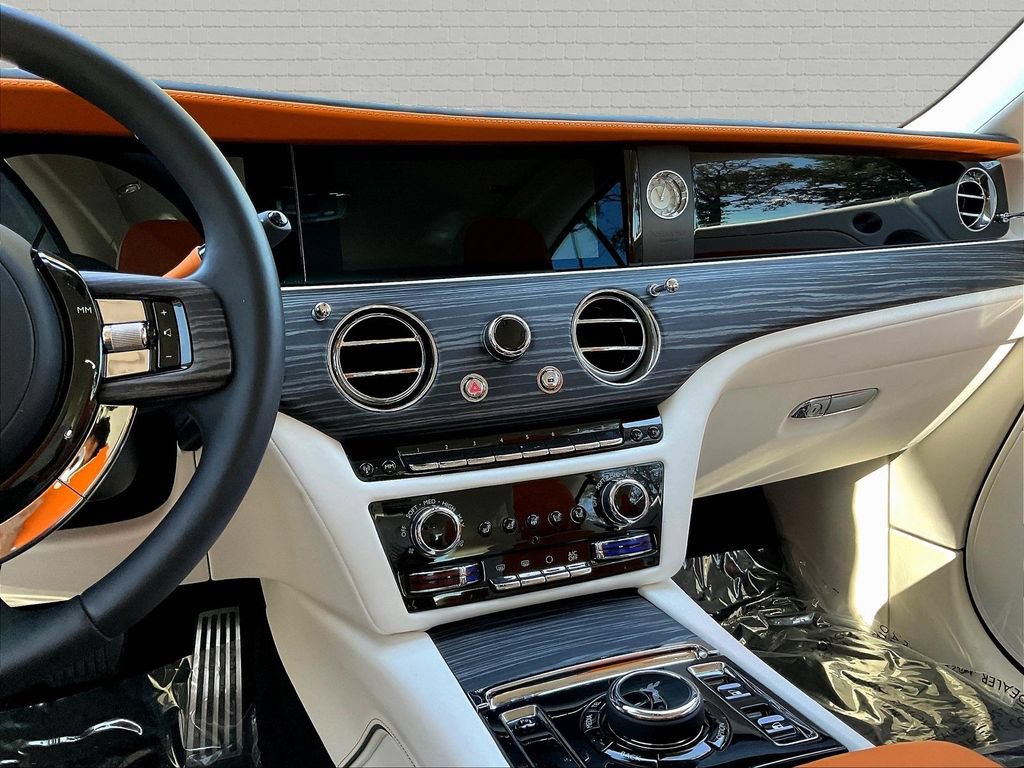 Used 2024 Rolls-Royce Spectre w/ Spectre Launch Package AWD/4WD image 11