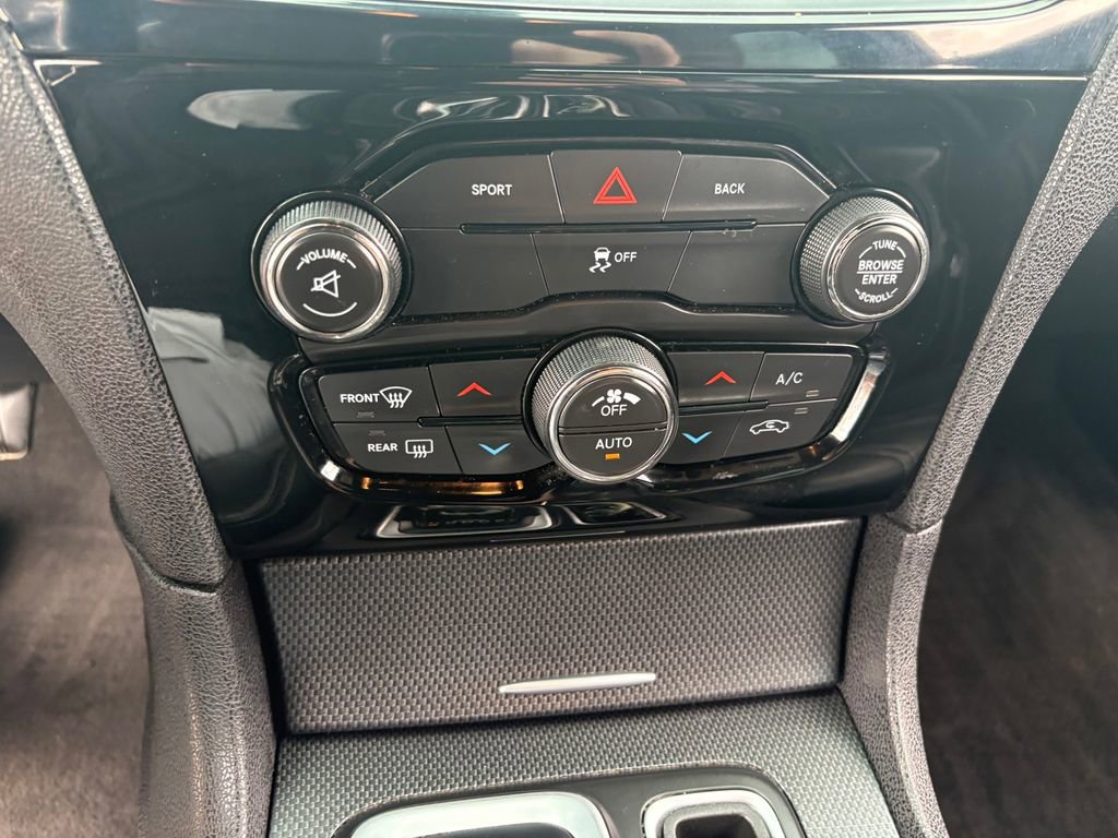 Used 2015 Chrysler 300 S image 17