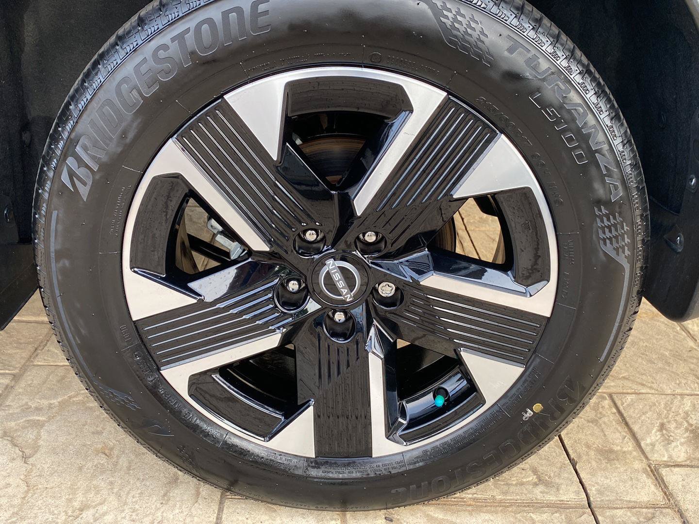 Certified 2025 Nissan Kicks SV AWD/4WD image 15