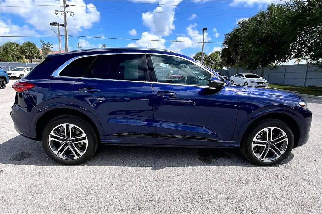 Certified 2025 Audi Q5 Premium w/ Premium Plus AWD/4WD image 4