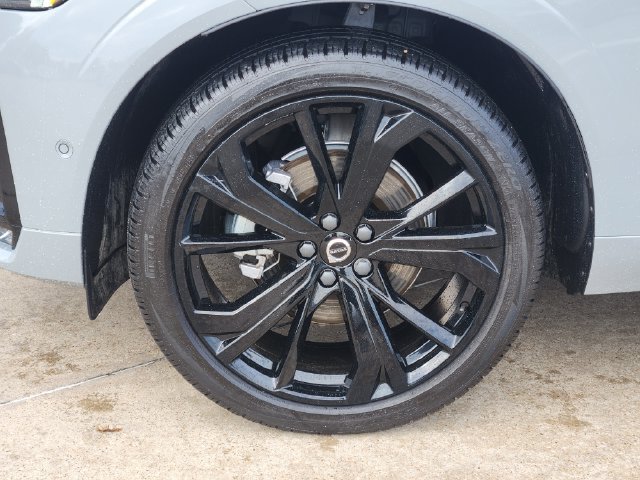 Used 2025 Volvo XC60 B5 Ultra w/ Protection Package Premier AWD/4WD image 18