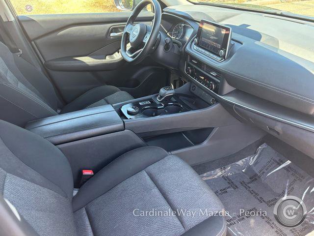 Used 2024 Nissan Rogue SV image 32
