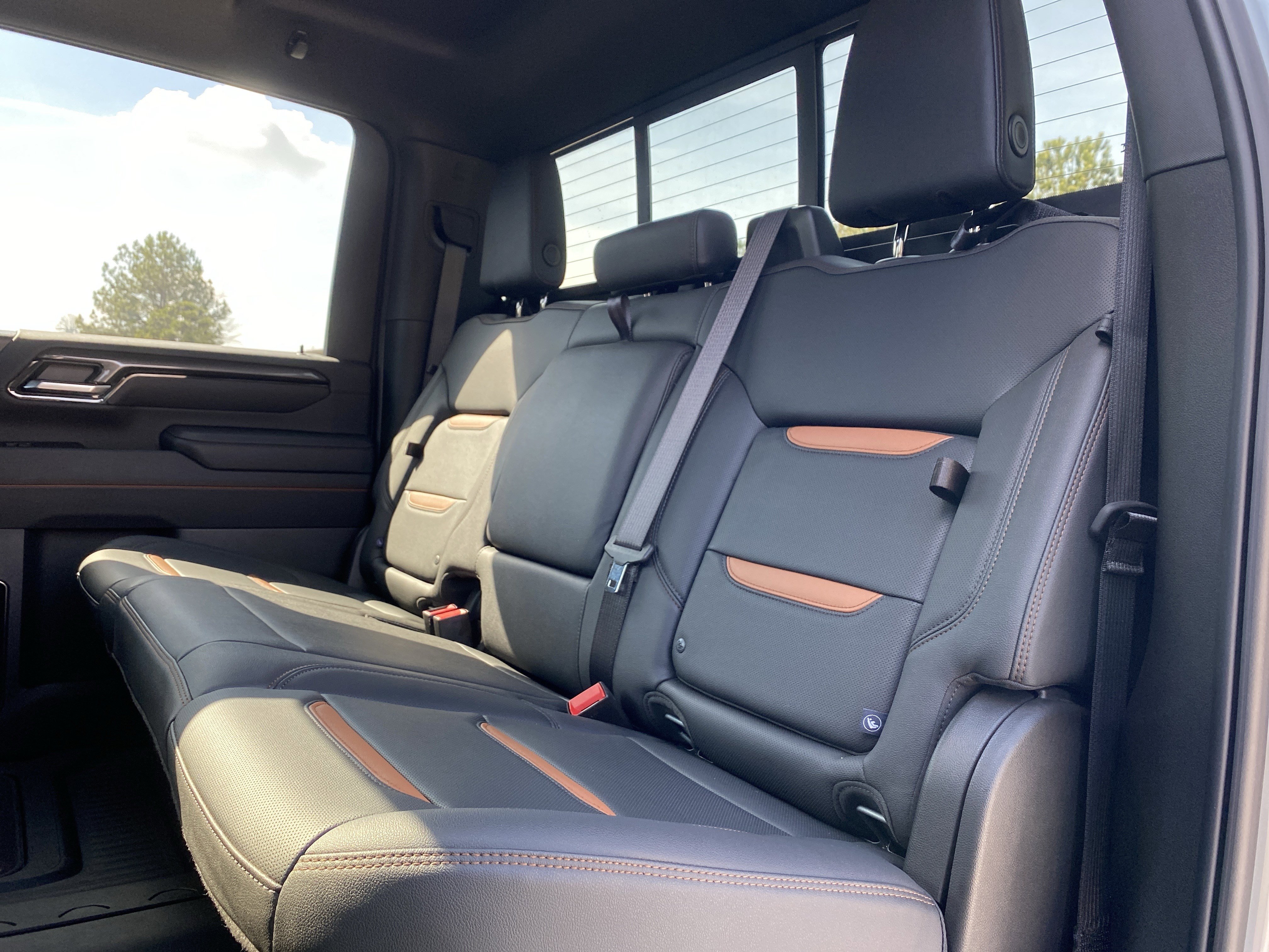 Used 2025 GMC Sierra 2500 AT4 w/ AT4 Premium Plus Package image 8