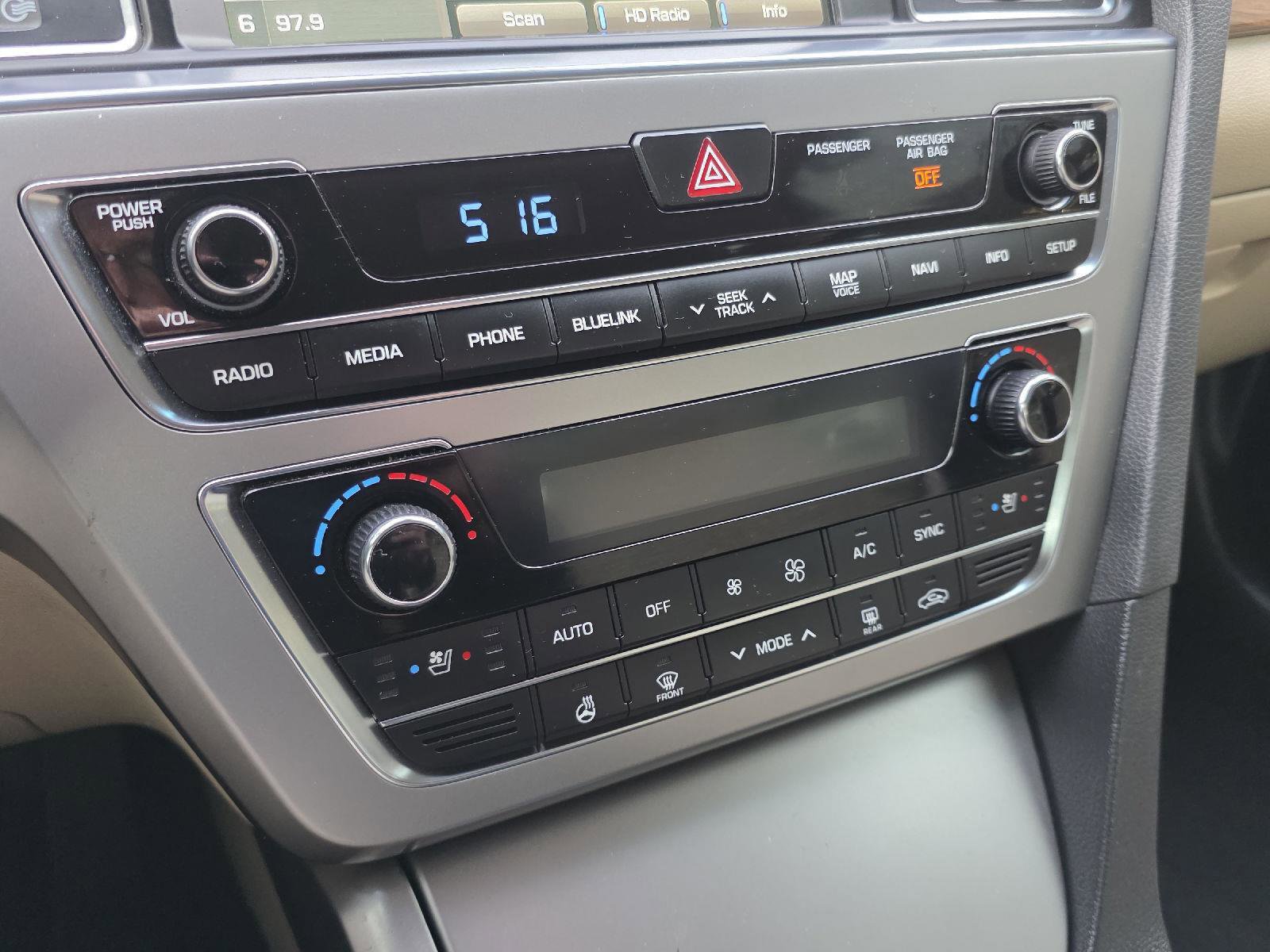 Used 2015 Hyundai Sonata Limited w/ Option Group 06 image 17