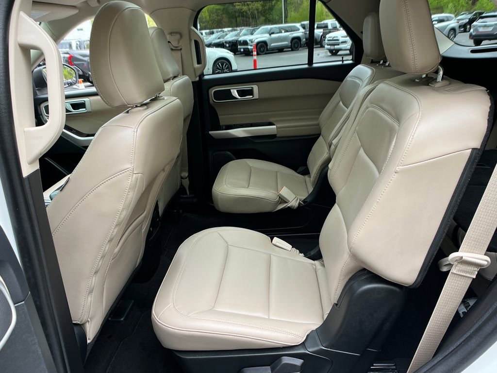 Used 2023 Ford Explorer XLT w/ Equipment Group 202A AWD/4WD image 22