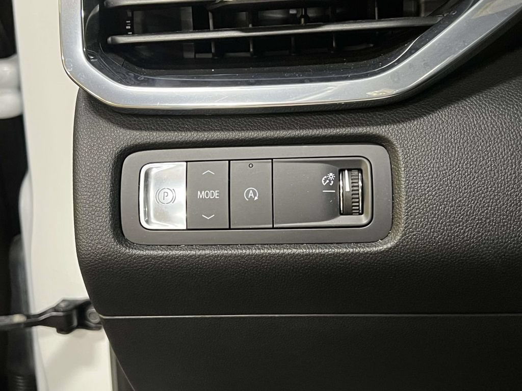 Used 2025 GMC Acadia Elevation FWD image 24