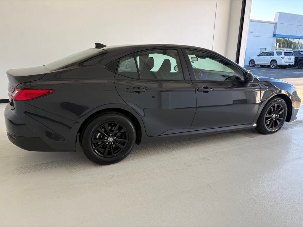 Used 2025 Toyota Camry LE FWD image 21