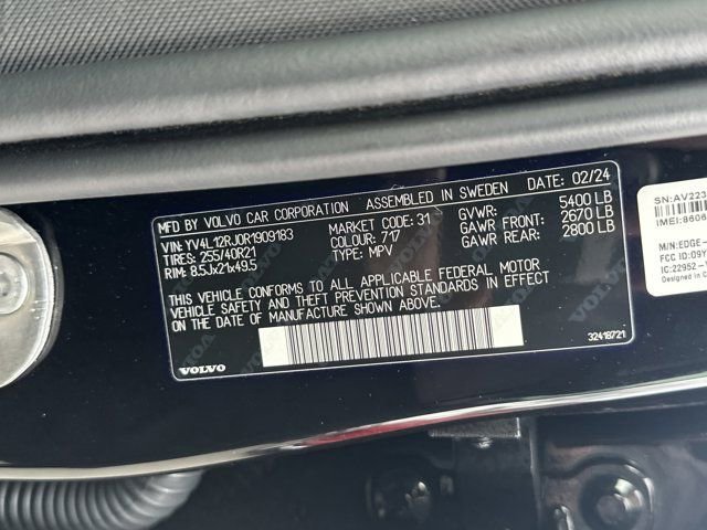 Used 2024 Volvo XC60 B5 Ultimate w/ Protection Package Premier image 32