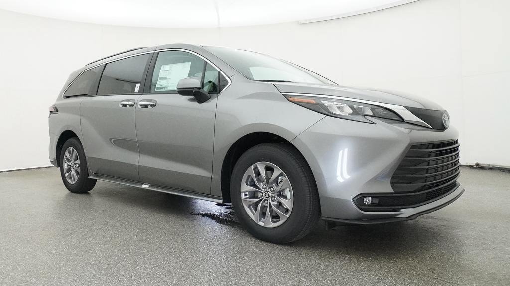 New 2026 Toyota Sienna XLE FWD image 9