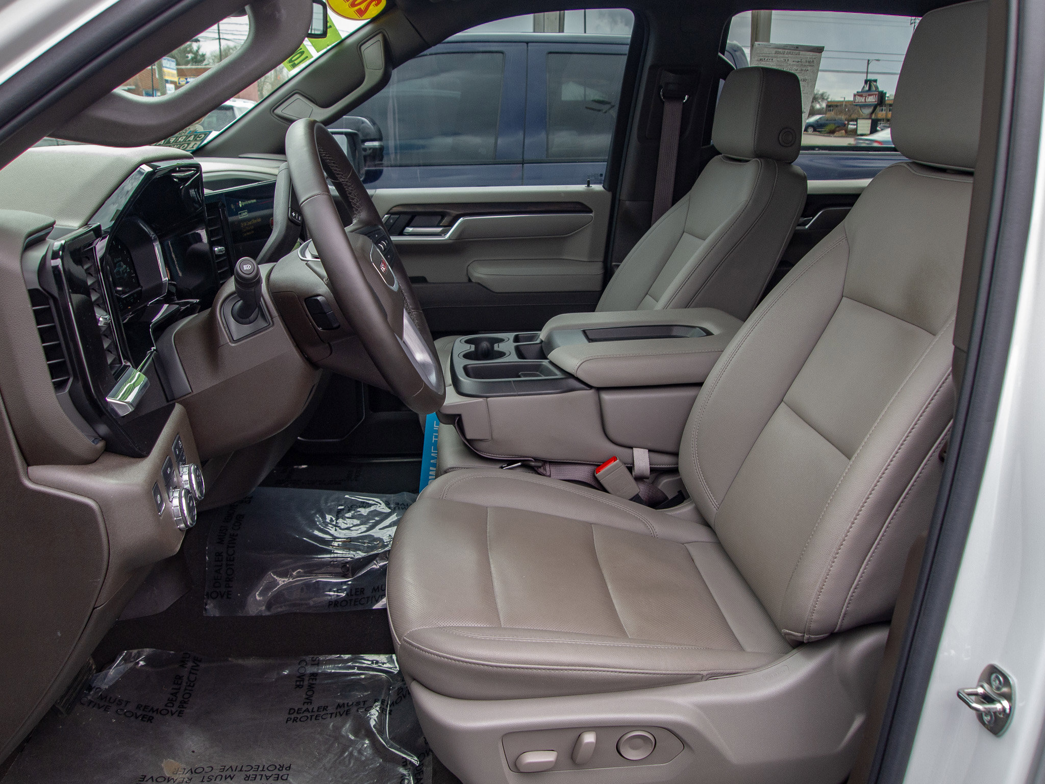 Used 2025 GMC Sierra 1500 SLT image 12