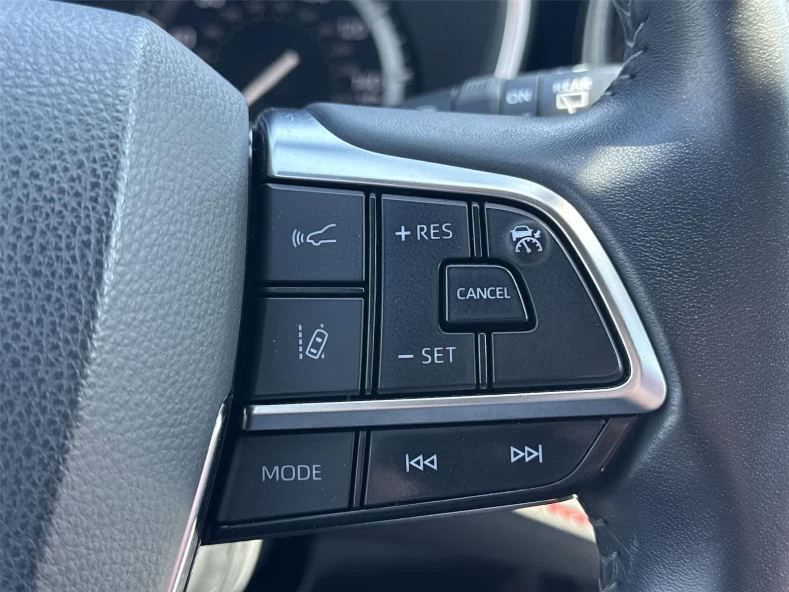 Used 2021 Toyota Highlander XSE image 19