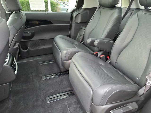 Used 2026 Kia Carnival SX Prestige image 28