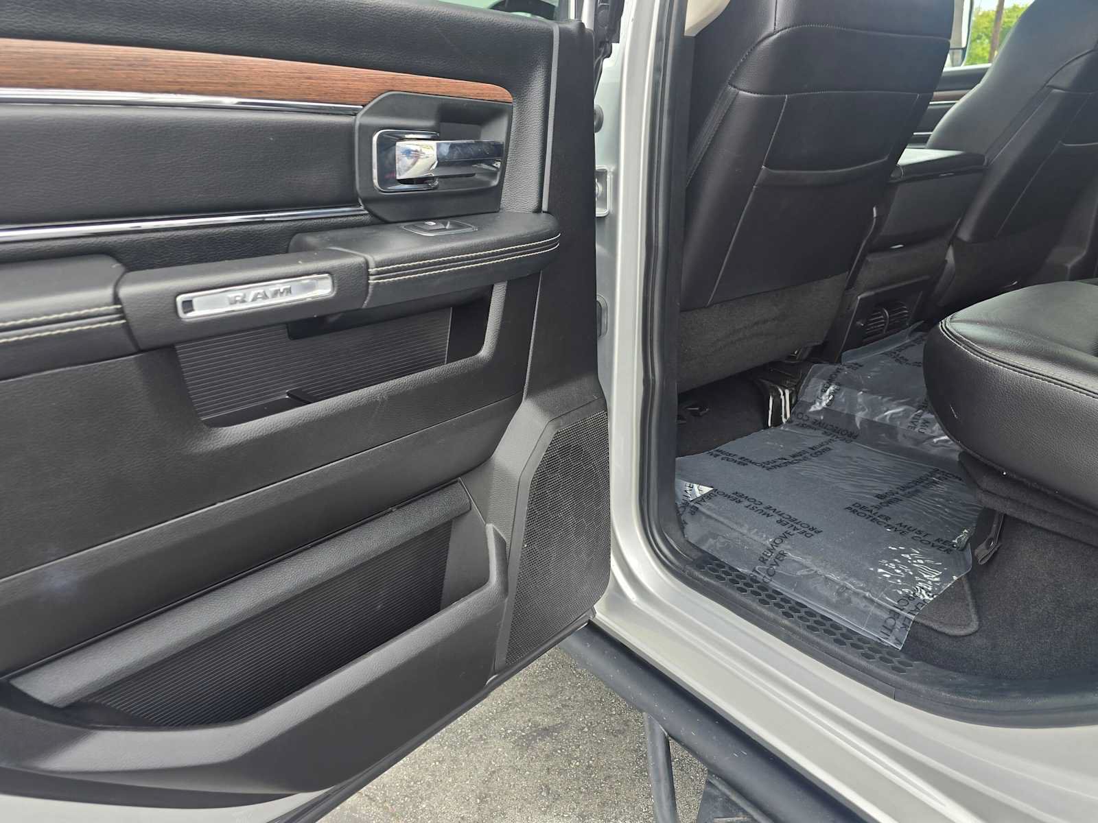 Used 2018 RAM 2500 Laramie AWD/4WD image 15