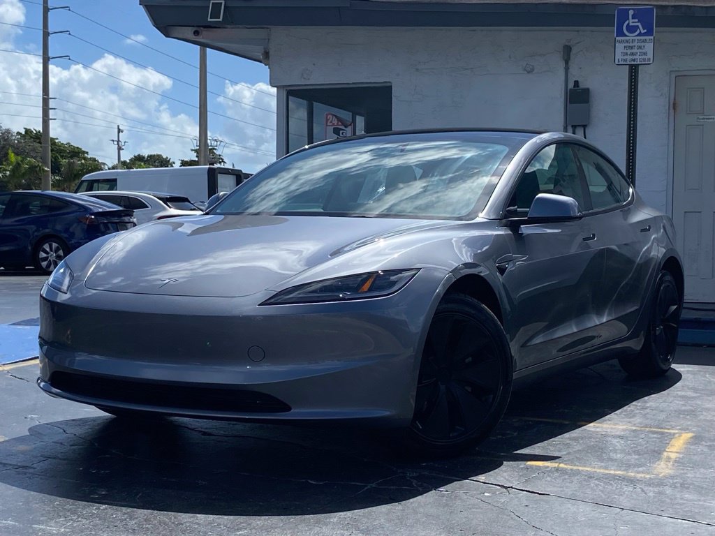 Used 2024 Tesla Model 3 Standard Range RWD image 1