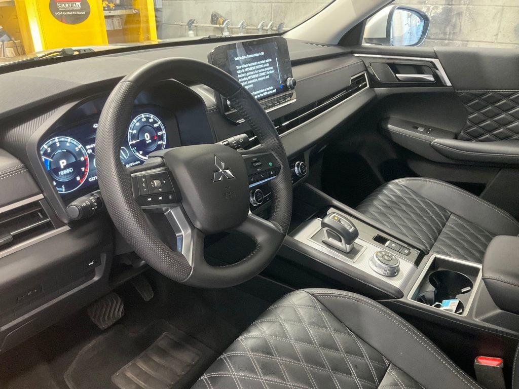Used 2024 Mitsubishi Outlander SEL image 13