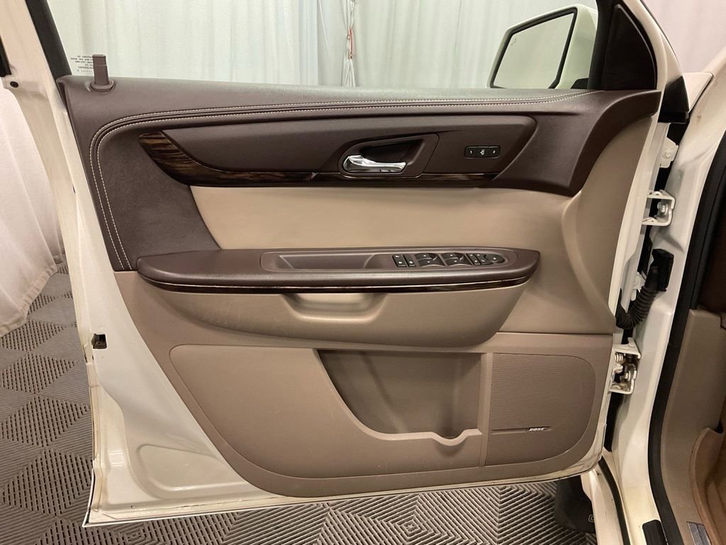 Used 2013 GMC Acadia Denali image 16