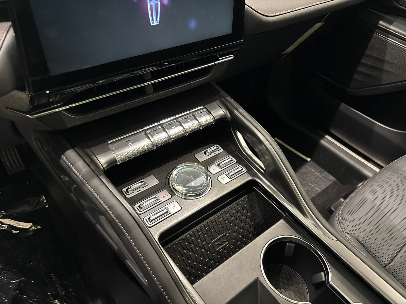 New 2026 Lincoln Nautilus Reserve w/ Jet Appearance Package AWD/4WD image 23