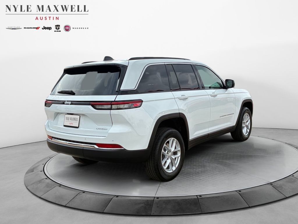 New 2025 Jeep Grand Cherokee Laredo w/ MOPAR Finishing Package RWD image 16