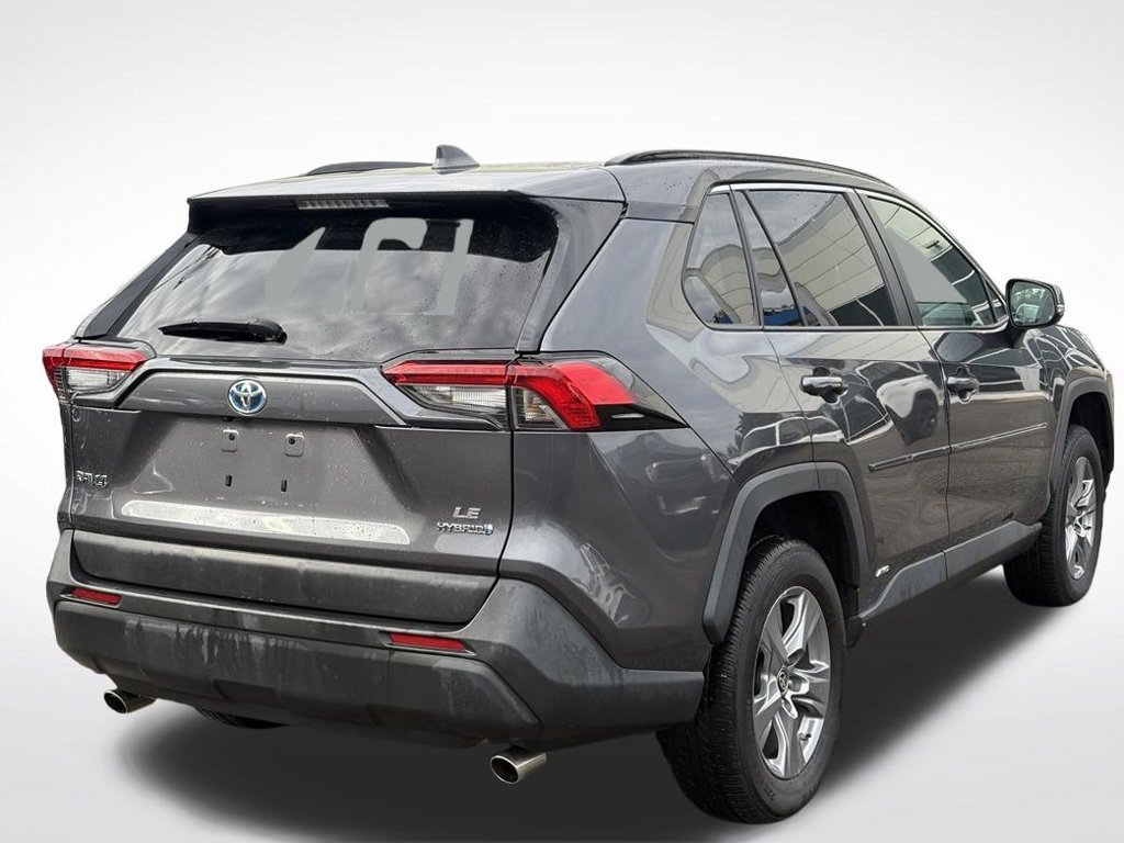 Used 2024 Toyota RAV4 LE AWD/4WD image 4