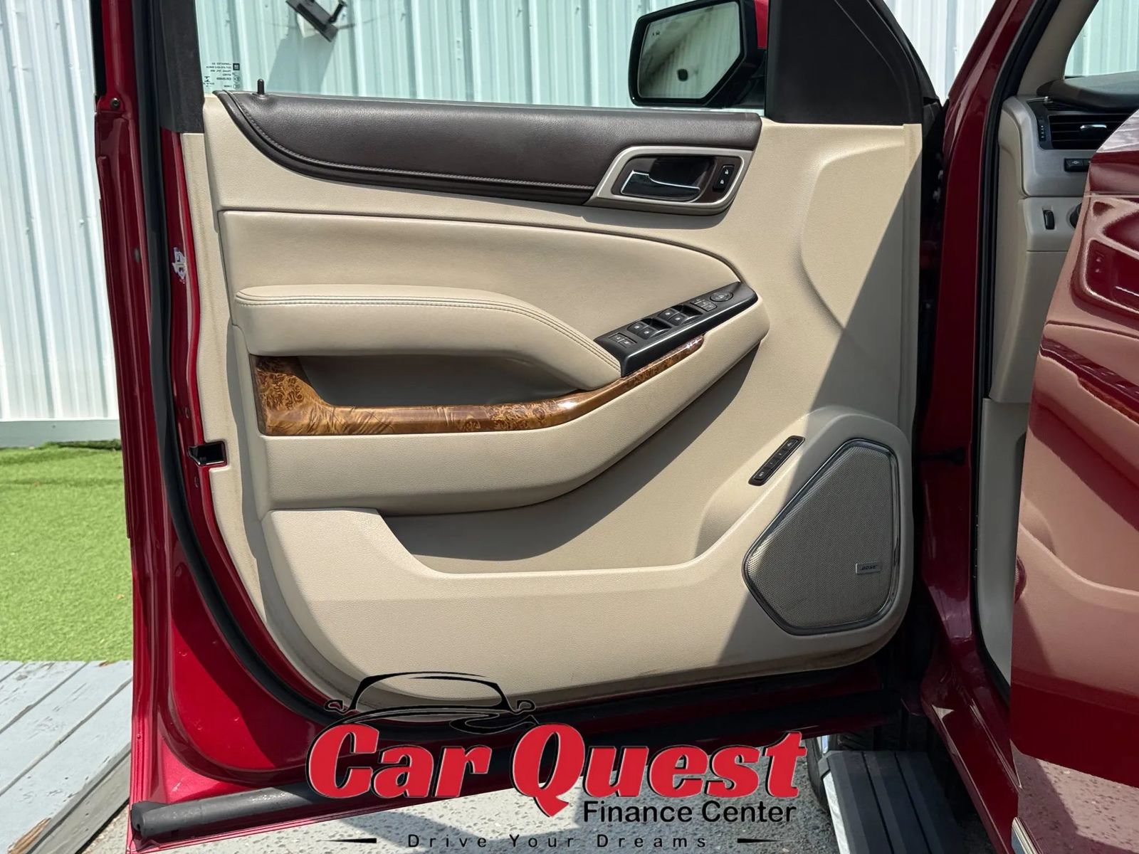 Used 2015 GMC Yukon Denali w/ Premium Package AWD/4WD image 11