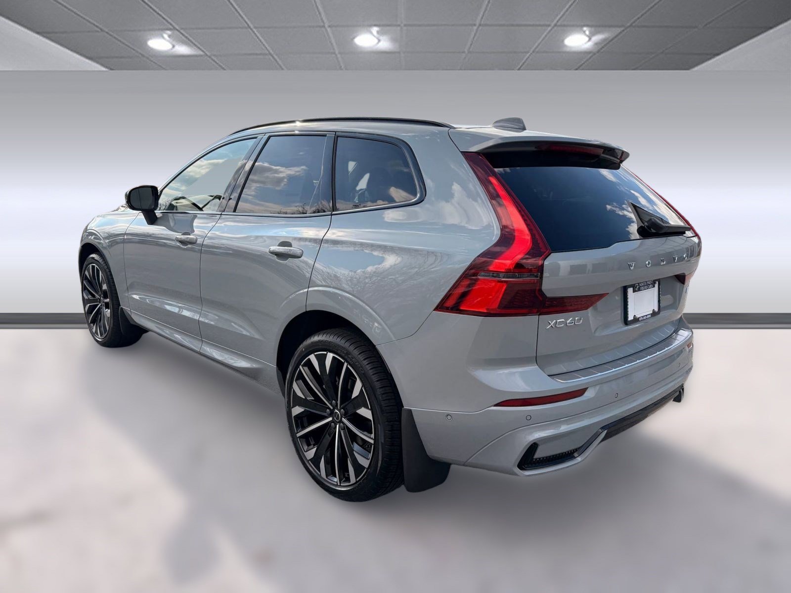 New 2026 Volvo XC60 B5 Ultra w/ Climate Package image 3
