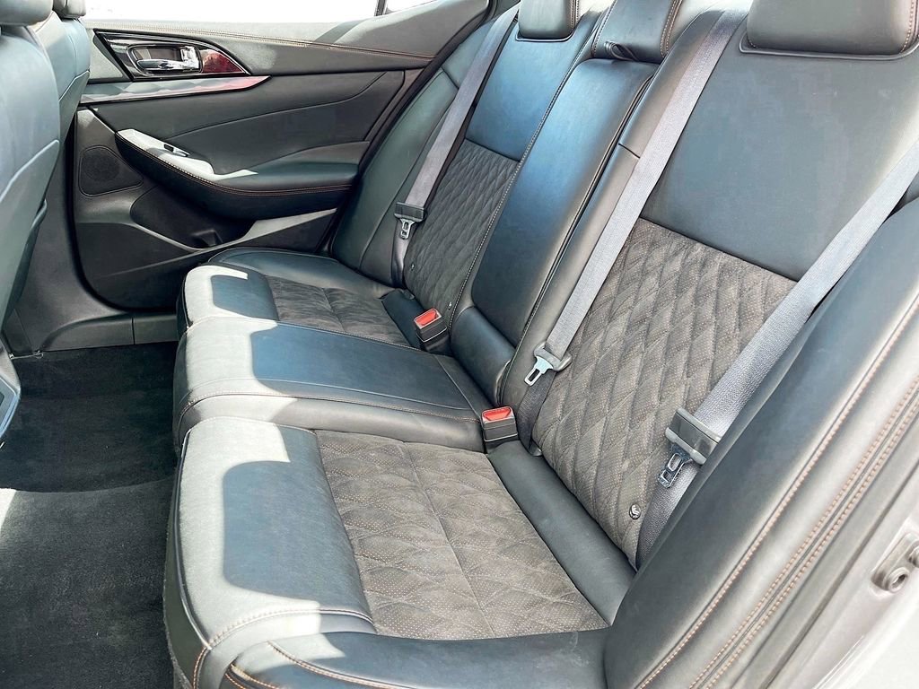 Used 2023 Nissan Maxima SR w/ Sport Mat Group image 26