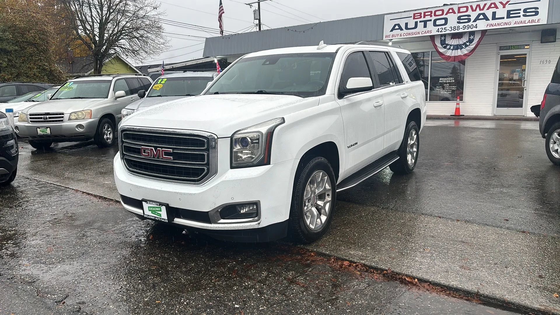 Used 2017 GMC Yukon SLT w/ Open Road Package image 2