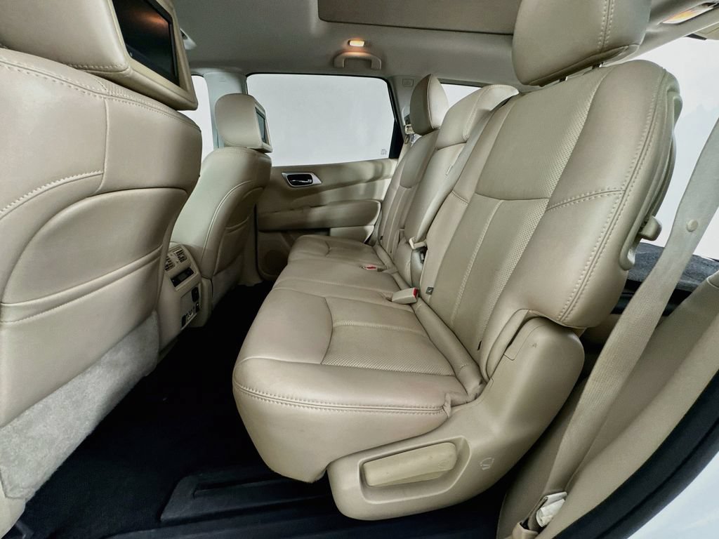 Used 2016 Nissan Pathfinder Platinum w/ Family Entertainment Package FWD image 32