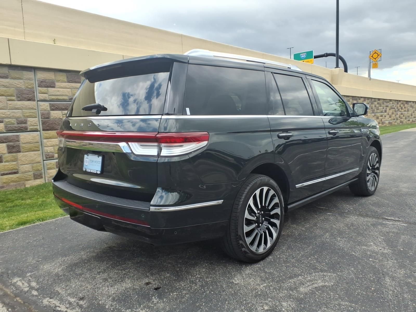 Used 2024 Lincoln Navigator Black Label AWD/4WD image 11