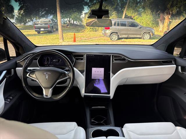 Used 2018 Tesla Model X 100D image 23